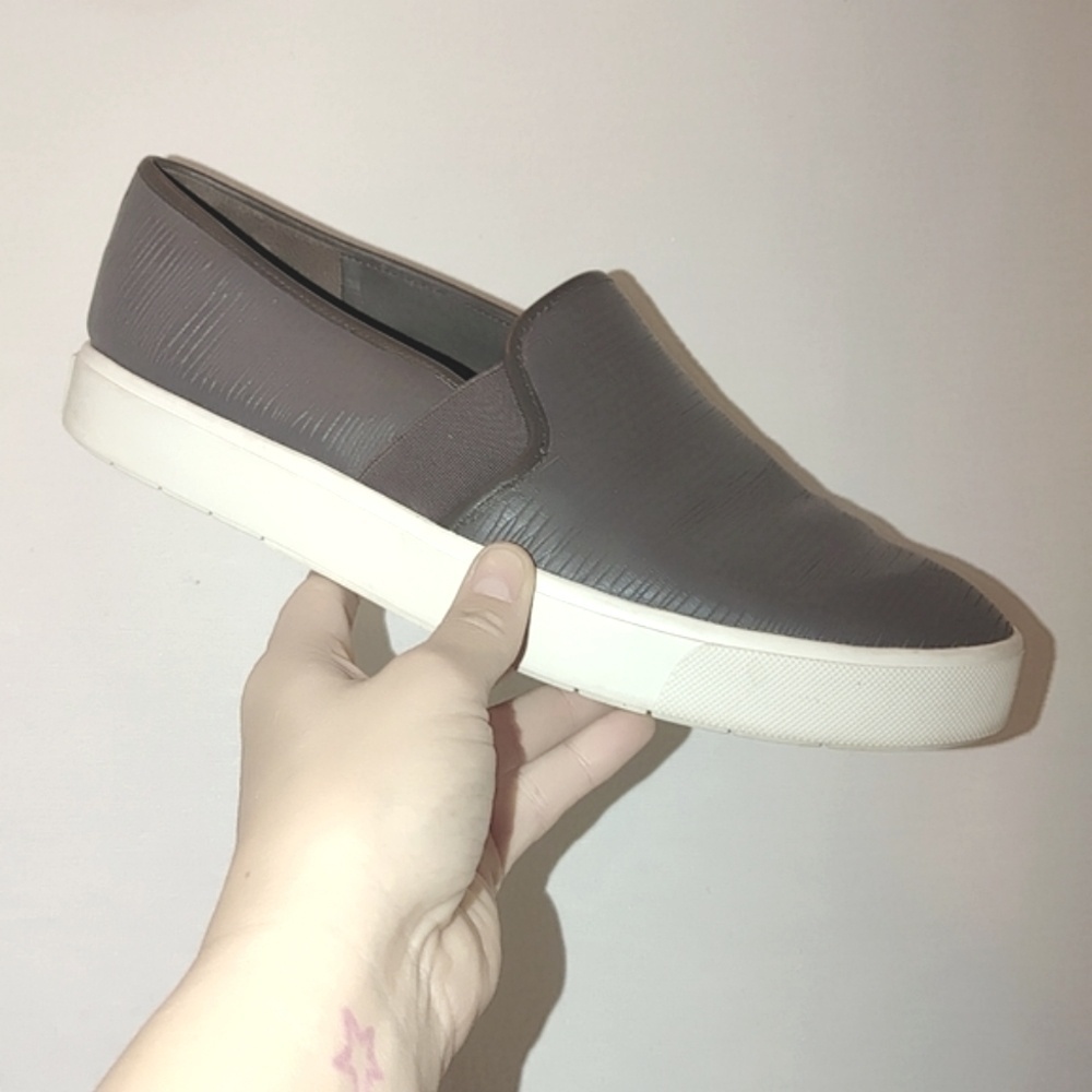 Vince Blair Dark Grey Textured Leather sneaker‎ Slip On Platform 38.5 8.5